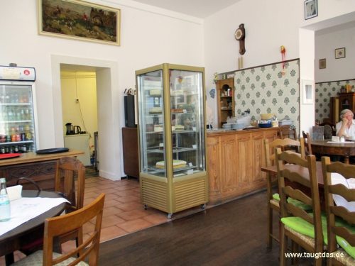Thekenbereich cafe Sahnehäubchen