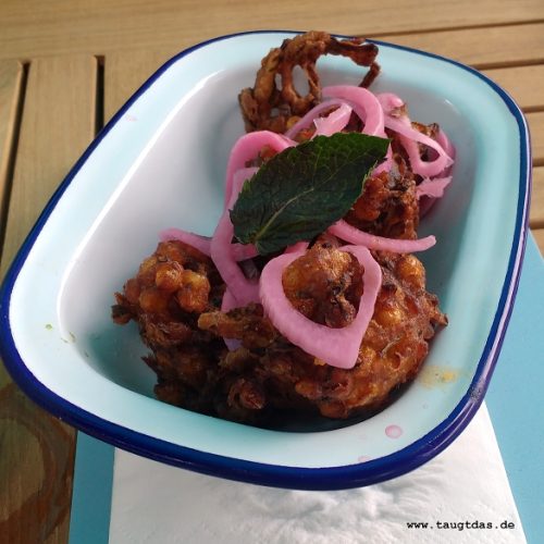 Knusprig frittierte Zuckermaisbällchen